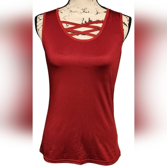 Cute Crisscross Sleeveless Blouse - Picture 1 of 2